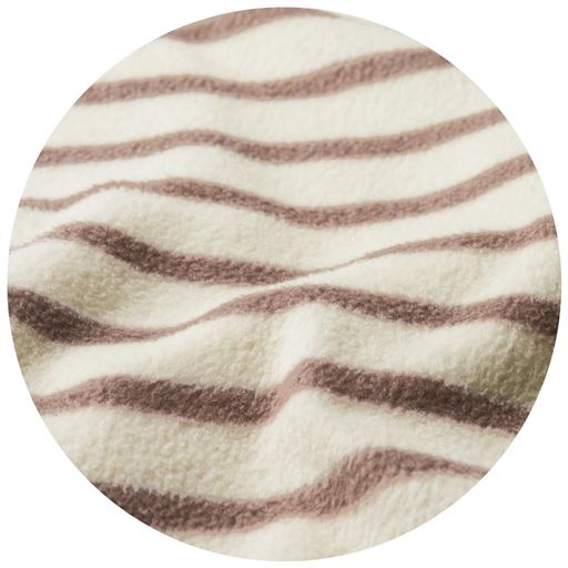 ルーズネックプルオーバー<br>柔らかくて、軽くて、あたたかいフリース素材。タテヨコにストレッチ性があり、動きも脱ぎ着も快適