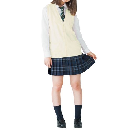 年間使いやすい綿100%前開きベスト<br>ゴム仕様で着用かんたん!ネクタイ <br>コーディネート例