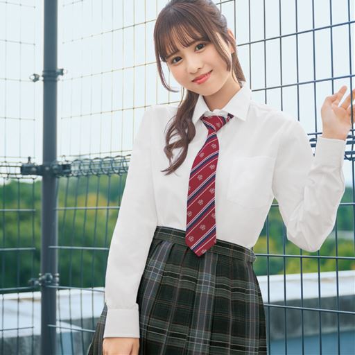 ホワイト<br>モデル身長:156cm<br>コーディネート例