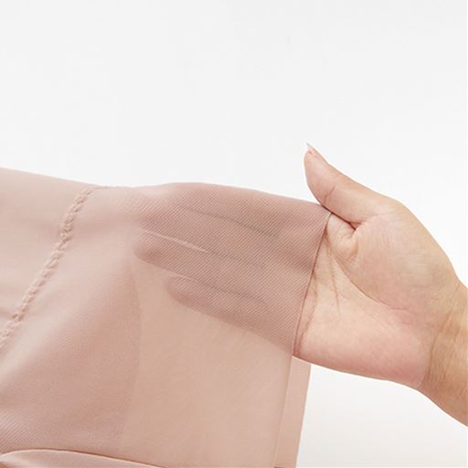 身生地は肌触りの良いソフトストレッチメッシュ