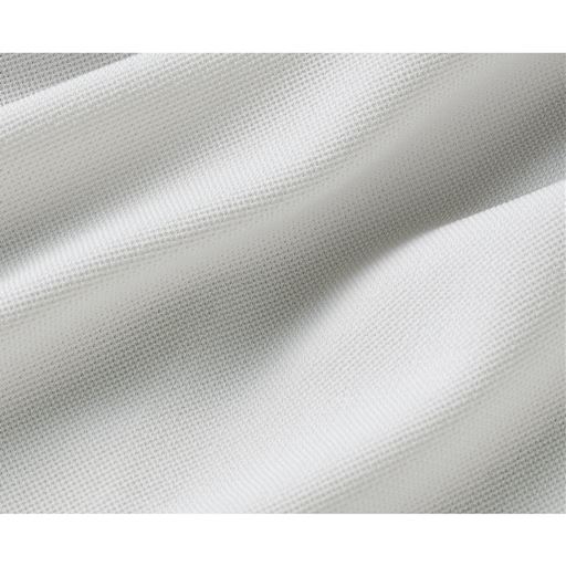 程よい伸縮性で柔らかく、表情が美しいリネンライクなカットソー素材