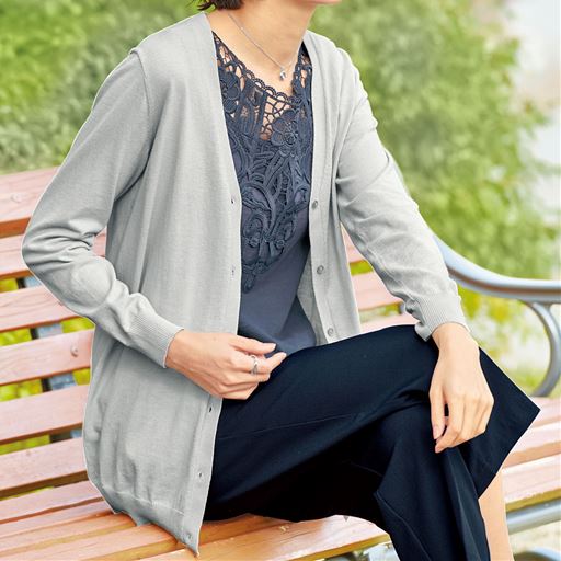 ネイビーブルー コーディネート例