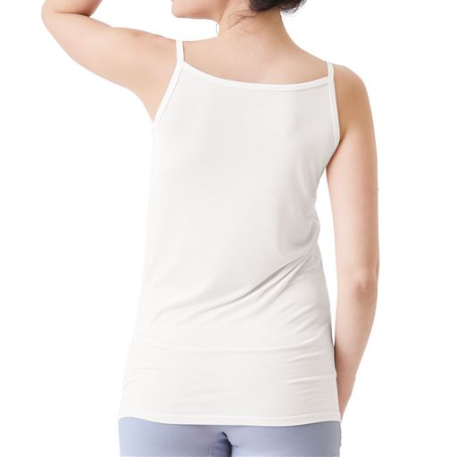 バックスタイル 背中の汗もカバーするハイバック仕様。