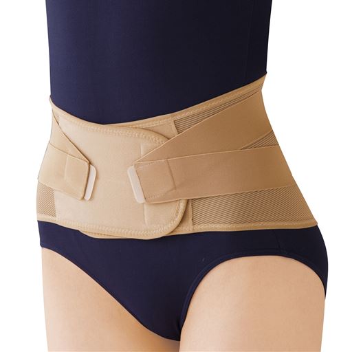 二重のベルトで腰まわりや姿勢をサポートするコルセットです。面ファスナーで装着も簡単。(日本製) モカ ※肌着の上から装着してください。