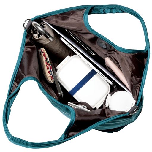 大小さまざまなポケットだから仕分けしやすい※イメージ