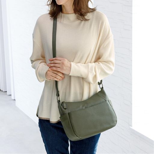 カーキ <br>斜め掛けにして