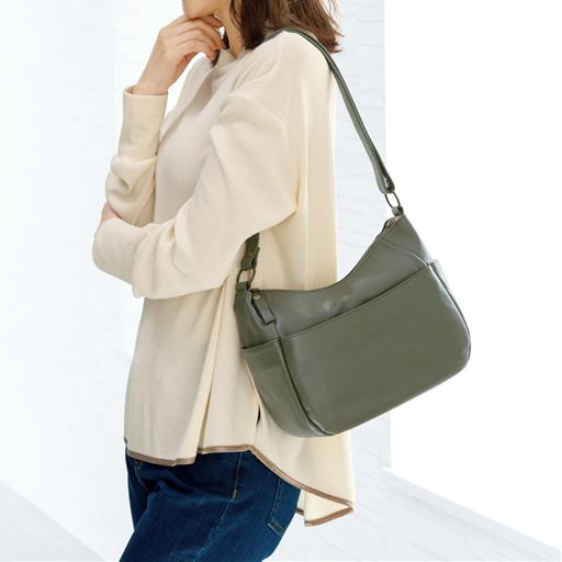 カーキ <br>肩掛けにして