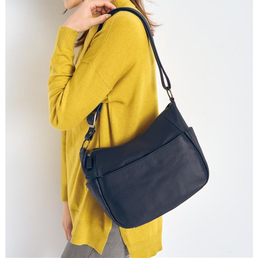 ネイビー <br>肩掛けにして