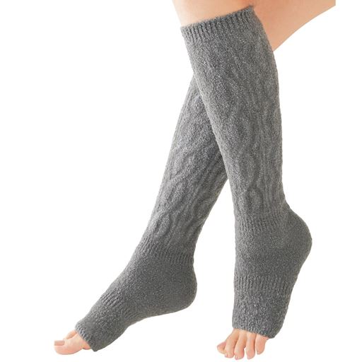 グレー<br>気になるかかとをケア <br>つま先が開いているのでムレにくい