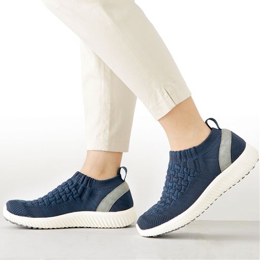 足にピッタリフィット!<br><br>ネイビー<br>※着用イメージ