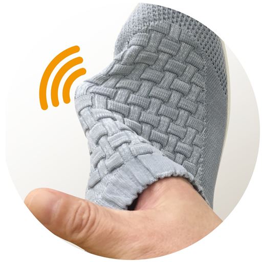 【こだわりPOINT】伸縮ニット素材で足に吸い付くフィット感! 外反母趾ケアにも