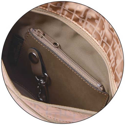 内側にコイン入れ、ペンホルダー、キーホルダー付き。