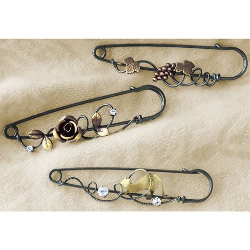 (上から)ブドウ、ローズ、ネコ