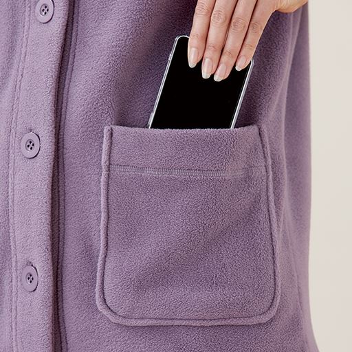 スマホも入る大きめポケット