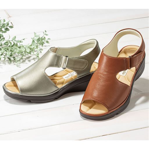 (左から)ブロンズ キャメル