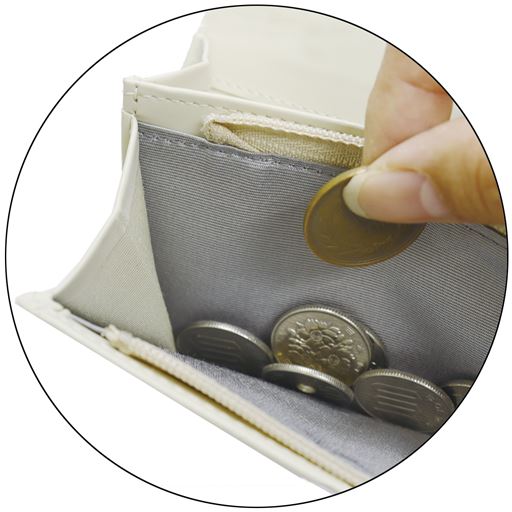 小銭入れ <br>マチ付きで小銭を取り出しやすい。
