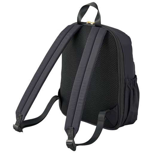 背面はメッシュ&クッション柔らかく体にフィット!