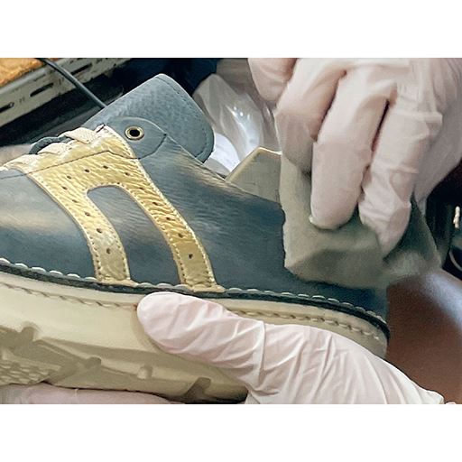 上質で柔らか クリームを塗り込み、牛革の艶と柔らかさをキープ。 ※写真は実際の商品とは異なります。