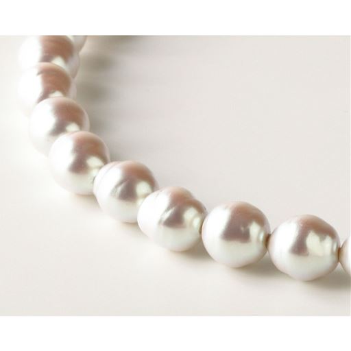 一粒ずつ異なる個性のバロックパール