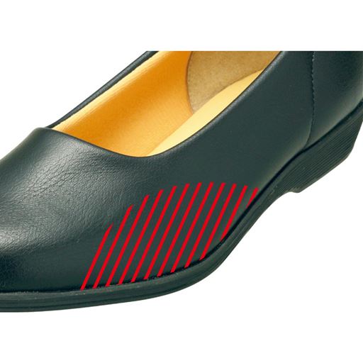 長時間はいてもラク 斜線部分に伸縮性のある素材を使用し、足への圧迫を軽減。長時間はいていても痛くなりにくく快適