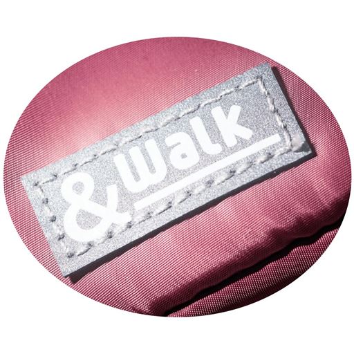 光を反射する反射材付き