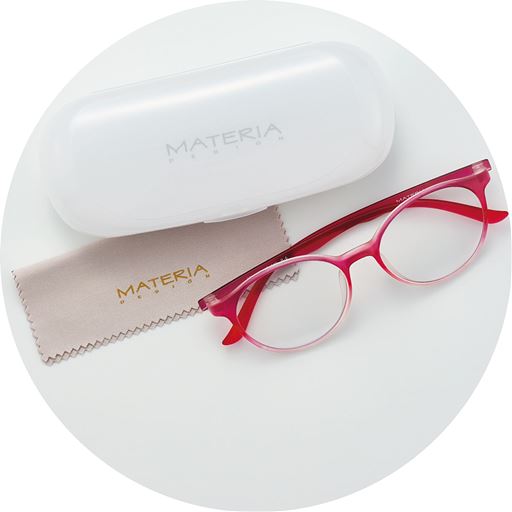 収納ケース・眼鏡ふき付き。