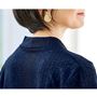 高さのある後ろ衿デザインが首元を覆い、日差しからカバー。