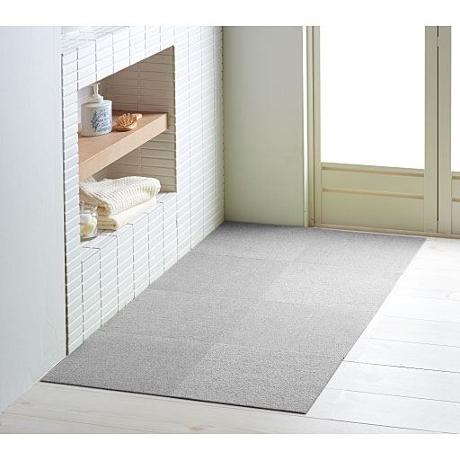 洗面所でマットとして<br>撥水加工で汚れを予防できます