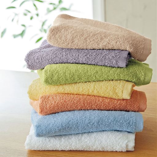 (上から) B (桜鼠)・F (古代紫)・D (若草色)・C (山吹色)・E (真朱)・G (藍白)・A (白磁)<br>暮らしを心地よくしてくれるやわらかな風合い。