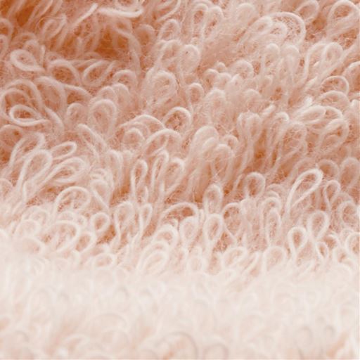 生地拡大 B (桜鼠)<br>細くて長い綿糸で軽さを実現。