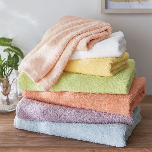 (上から) B (桜鼠)・A (白磁)・C (山吹色)・D (若草色)・E (真朱)・F (古代紫)・G (藍白)