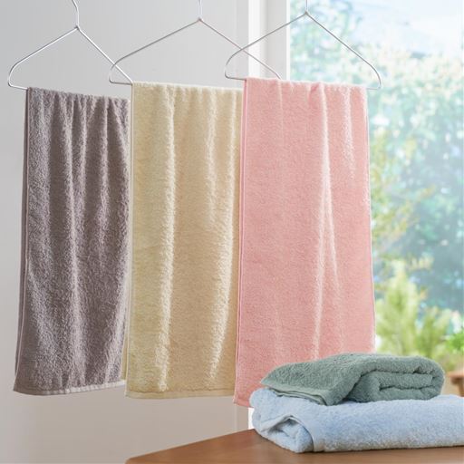 (左から) ローズブラウン・ライトベージュ・ライトピンク(ハンガーバスタオル)<br>脱水したらもう乾いてる!? 部屋干しの味方!