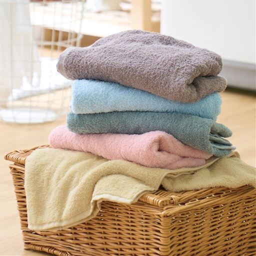 (上から)ローズブラウン・ライトブルー・ダークグリーン・ライトピンク・ライトベージュ<br>びっくりするほどすぐ乾く! 吸水速乾性に優れたタオルです。