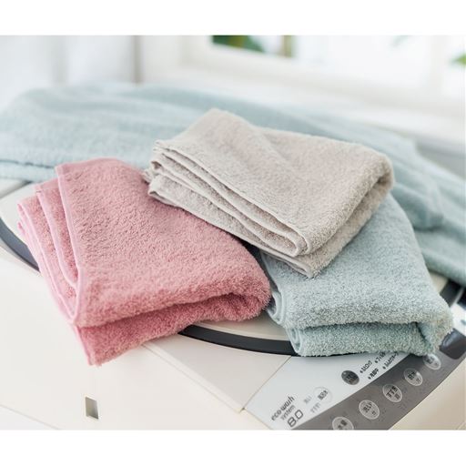 (左から) ピンク・グレー・ブルー<br>洗い替えに何枚あっても重宝します。