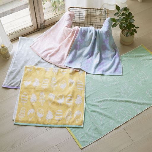 かわいいアイス柄やフラワー柄など、空間がポップになるカラーとデザインで毎日を彩ります。