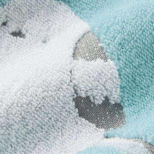 可愛いシマエナガをジャカード織りで表現。無撚糸ならではのふんわりやわらかな肌ざわりで水分をスッと吸収します。