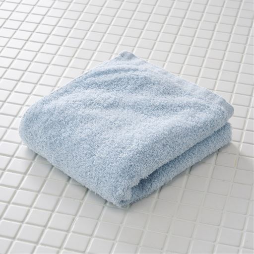 G (藍白)<br>ほんのり藍が入った青みのある白色