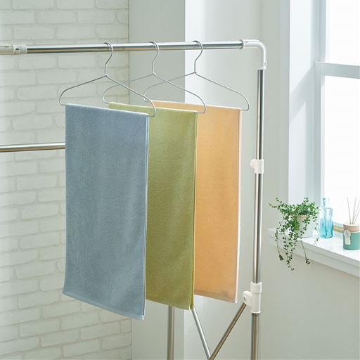 G (藍白)・D (若草色)・C (山吹色)<br>省スペースタイプのハンガーバスタオルもご用意しました。