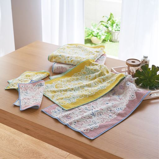 穏やかな色と可愛いモチーフが印象的なジャカード織タオルです。