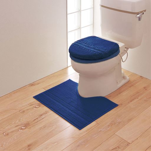 ネイビー S (横60×縦45cm) ※商品はトイレマットです。<br>小さめトイレにも敷けるコンパクトサイズ。