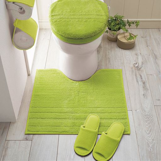 アップルグリーン M (横60×縦55cm) ※商品はトイレマットです。<br>※フタカバー:CG-252、便座カバー:CG-578、ペーパーホルダーカバー:CG-585、スリッパ:WG-104を使用