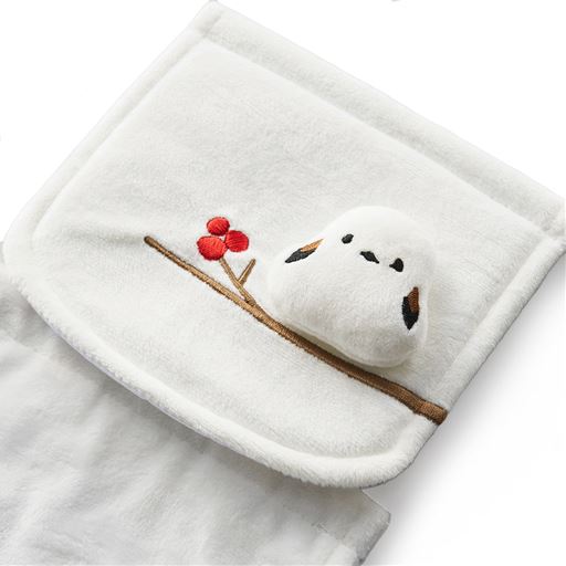 可愛くて癒される、立体的なシマエナガのマスコット付き♪