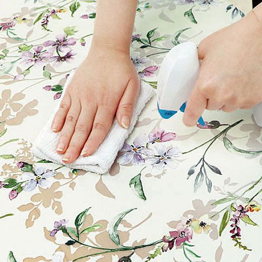 サッと拭くだけ! アルコール除菌剤も使用できます。