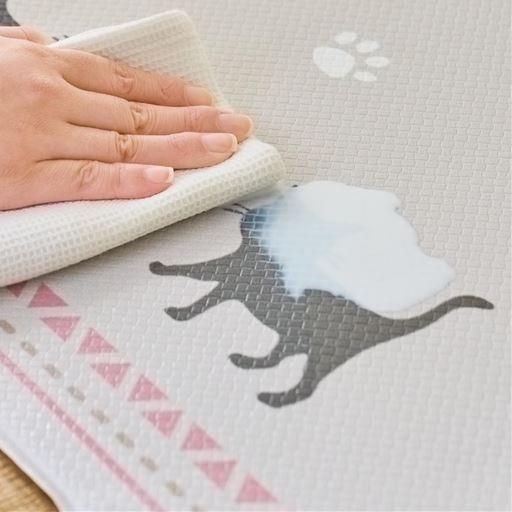染み込まないからお手入れ簡単。