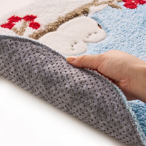 裏面はすべりにくい加工。