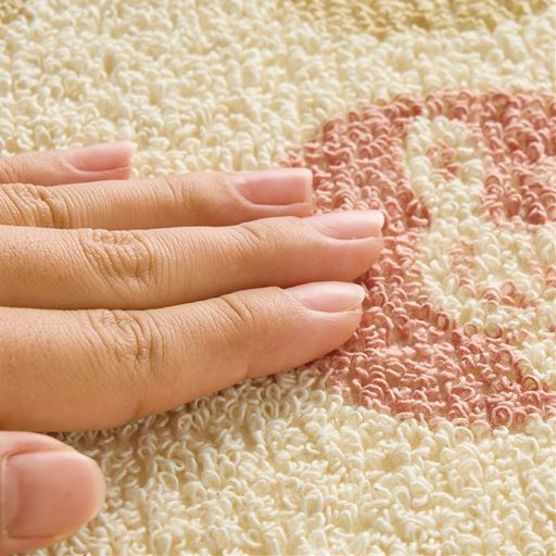 薄くて軽いから扱いやすく、サラッとした肌ざわりが快適。