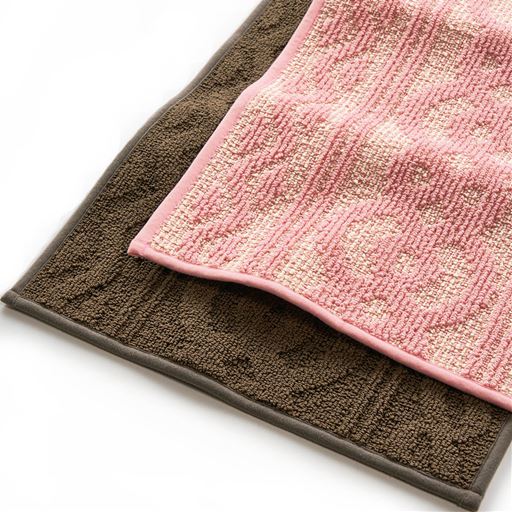 (左から) ブラウン・ピンク<br>ピンクとベージュは異なる2色の糸で立体感を表現。