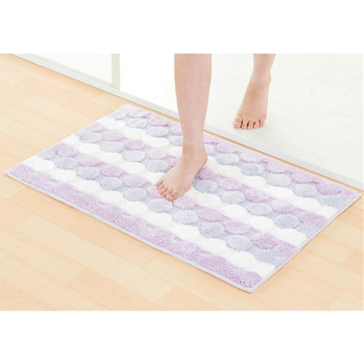 ピンク(横80×縦50cm)<br>サッと吸水! ふわっふわの踏み心地のマイクロファイバーバスマットです。