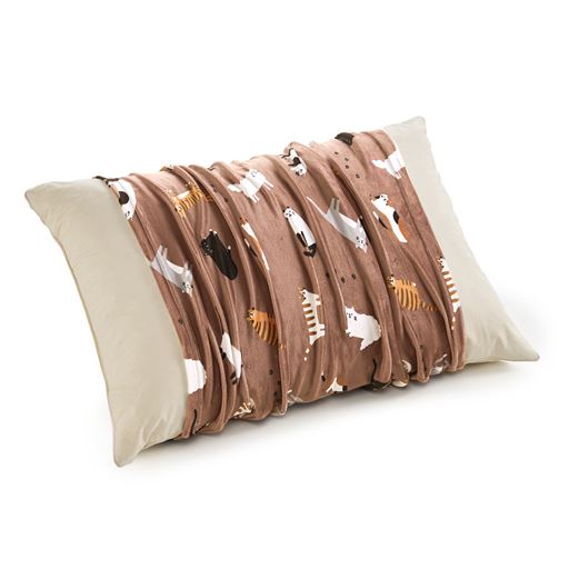 H (ネコたち)<br>筒型の伸縮性のある素材で着脱ラクラク。