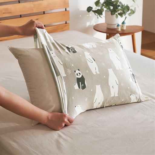 E(シロクマパンダ)<br>ぐ～んと伸びてピタッと簡単装着!